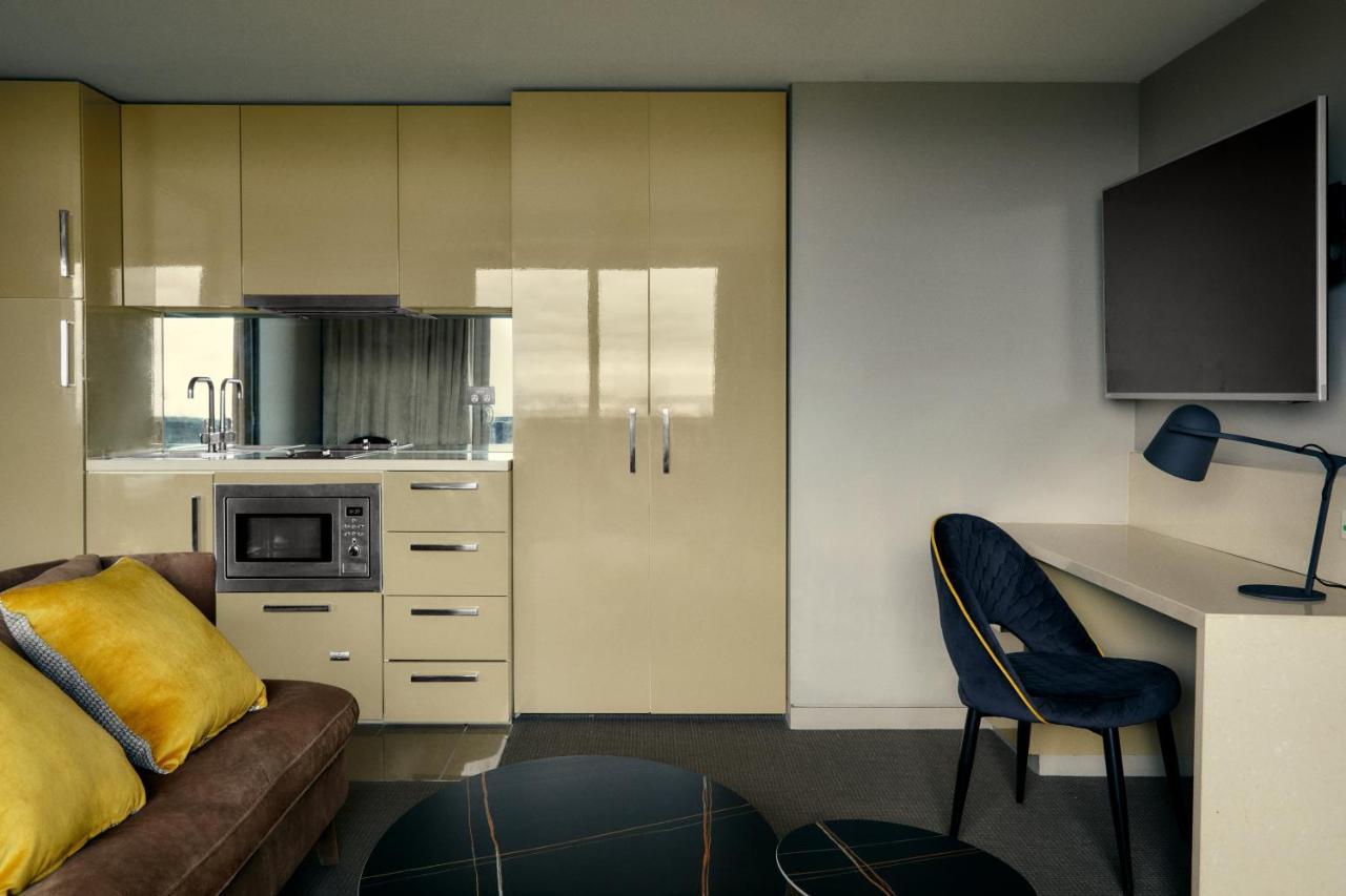 The Kinson Hotell Melbourne Exteriör bild A typical studio apartment